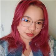 Je suis spécialisée en bande dessinée et Webtoon ! Titulaire d'un diplôme en illustration !